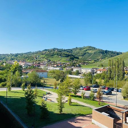 Attico Nel Cuore Delle Langhe - Free Parking Wi-Fi E Ac Alba (Piedmont) Exterior foto